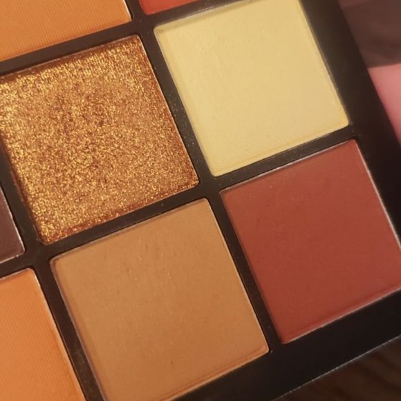 Huda Beauty Warm Brown Obsessions Eyeshadow Palette - Picture 4 of 5